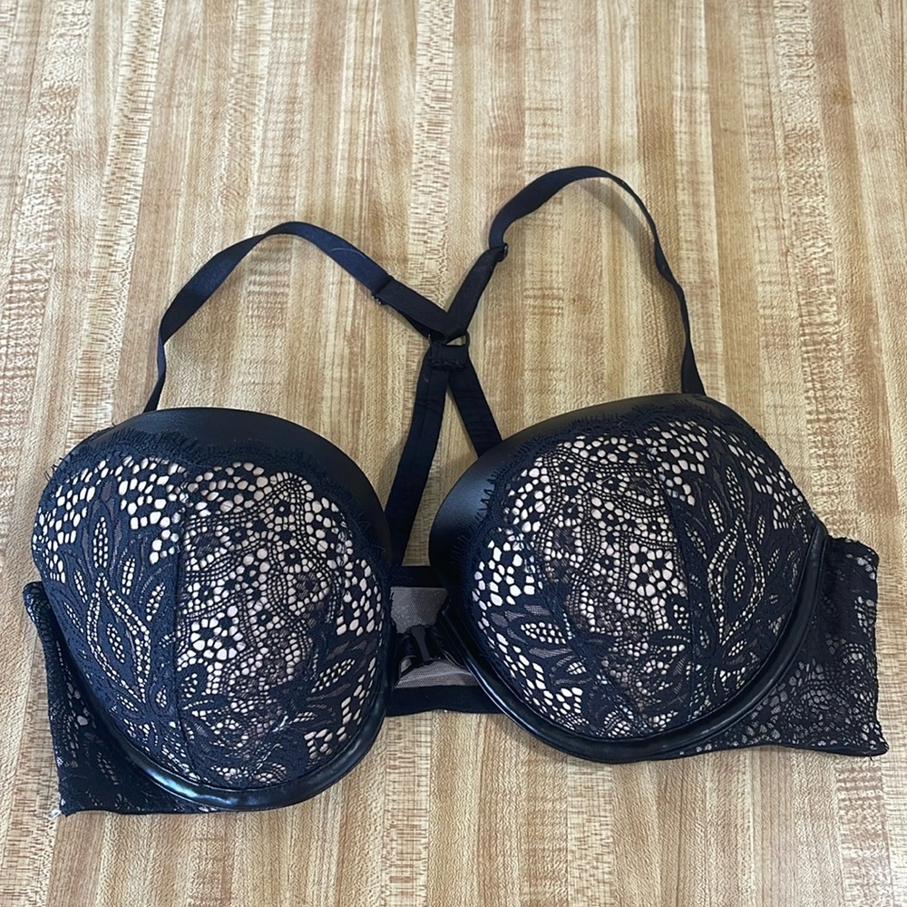 Victoria’s Secret Black lace Front Clasp Push Up Bra